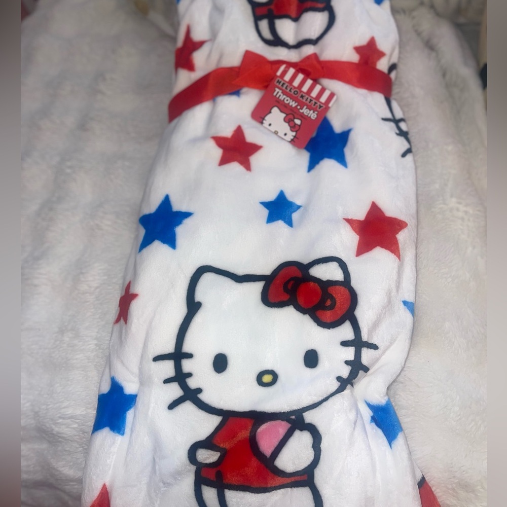 Hello kitty blanket - Picture 2 of 2